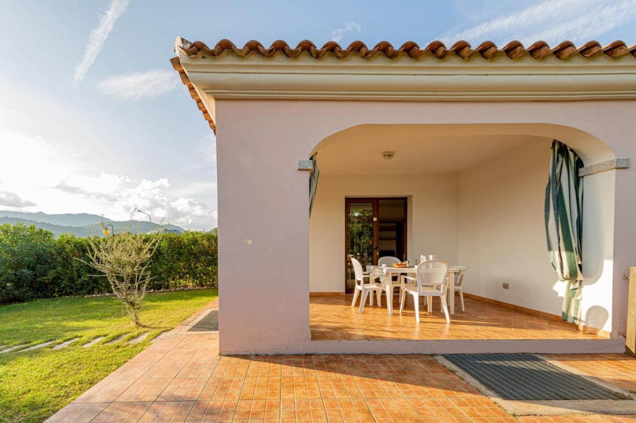 Appartamento Residenziale Trilocale 6 Posti Letto Via Sardegna San Teodoro San Teodoro  Exterior foto